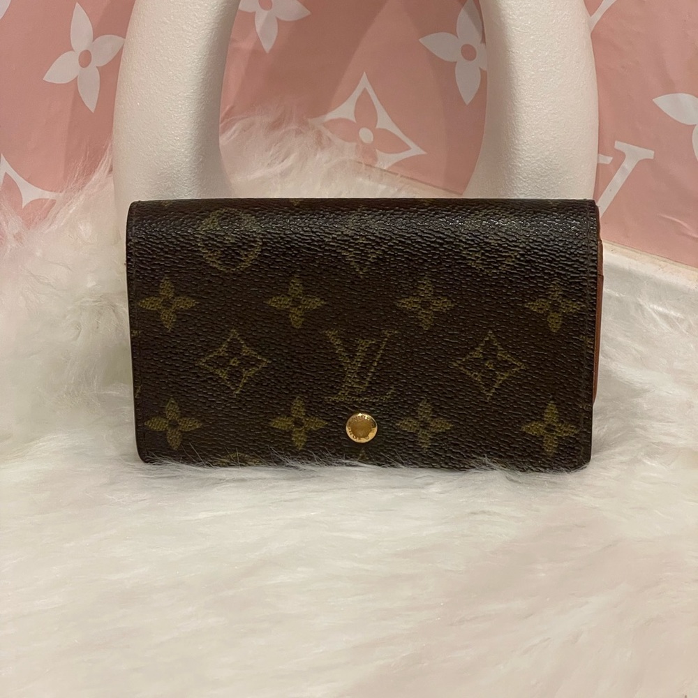 Authentic Louis Vuitton Porte Tressor Wallet | CA1926